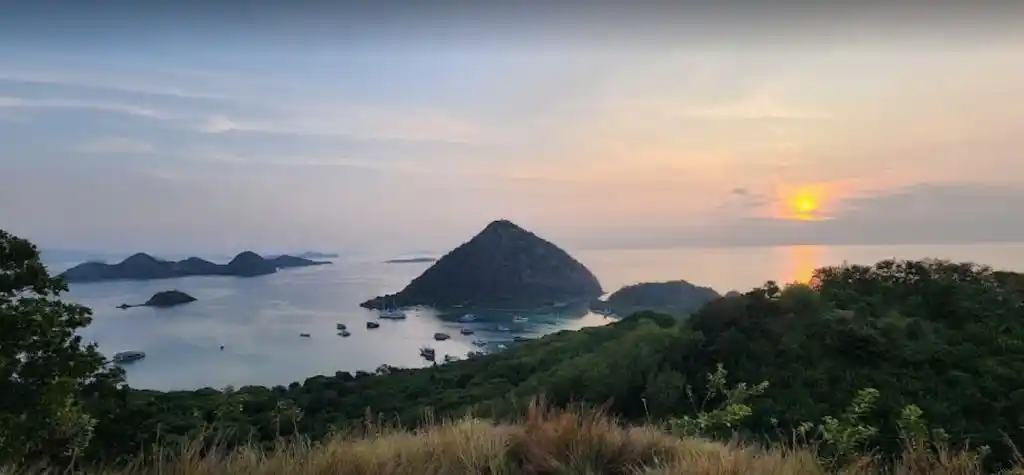 bukit sylvia labuan bajo